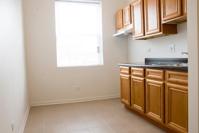 Photo - 1860 S Komensky Ave