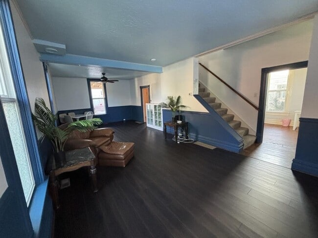 Photo - 1145 W Platinum St