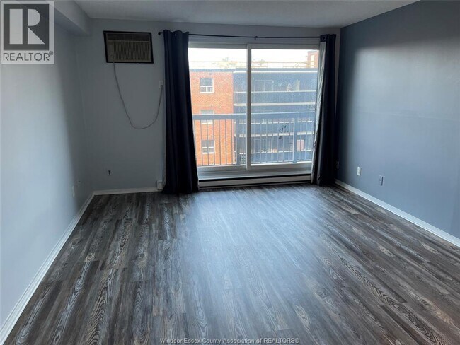 Photo - 3936 Wyandotte St E Unité 513