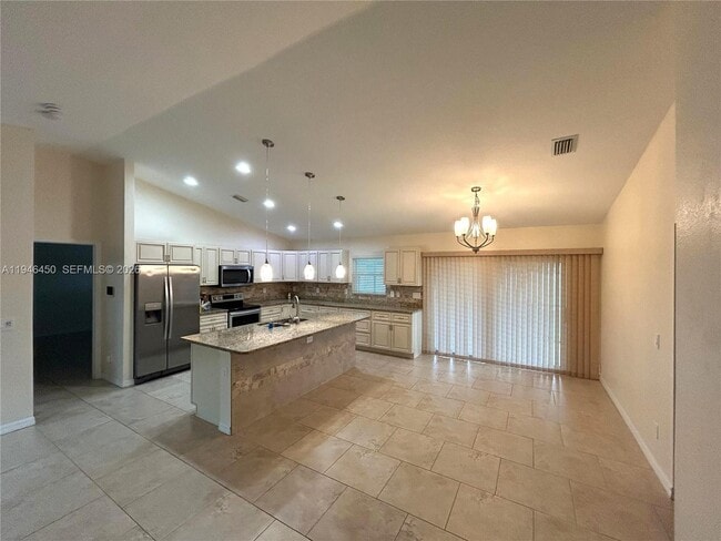 Building Photo - 3152 Point St