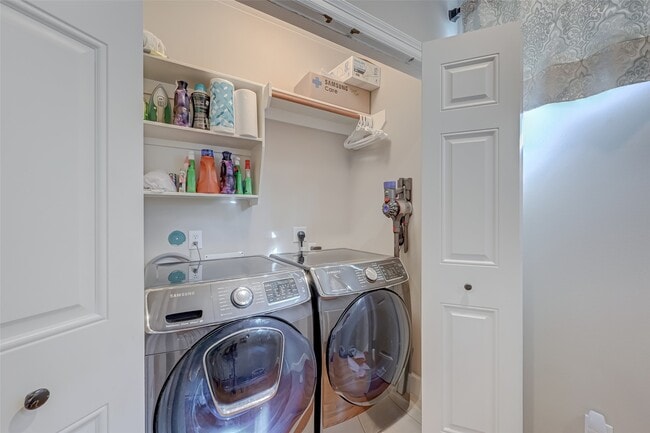 Building Photo - 410 Fowler St