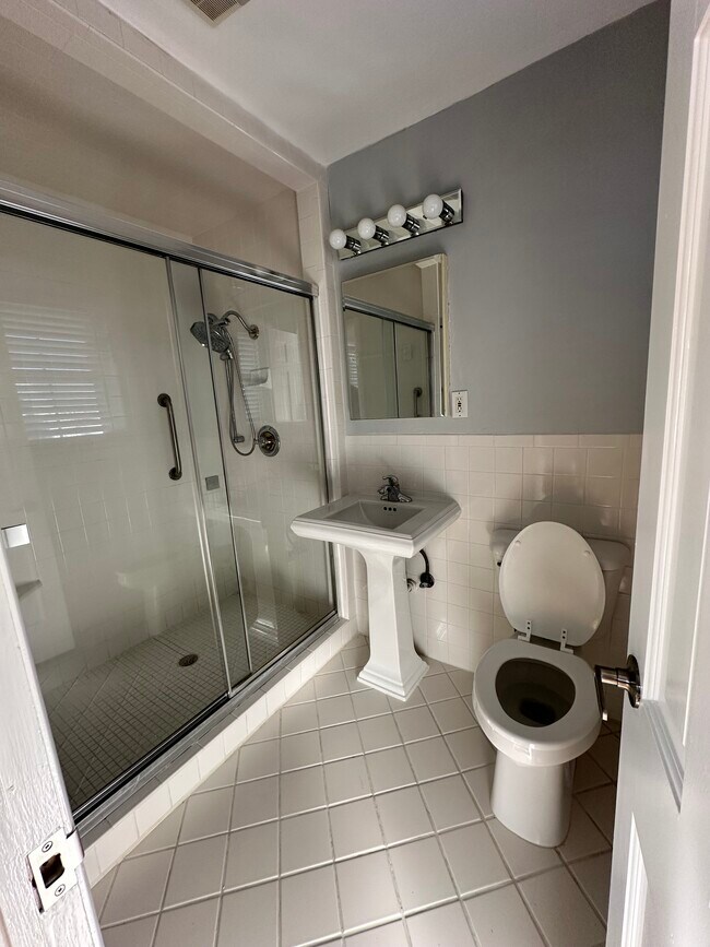 Photo - 3316 NW 60th St