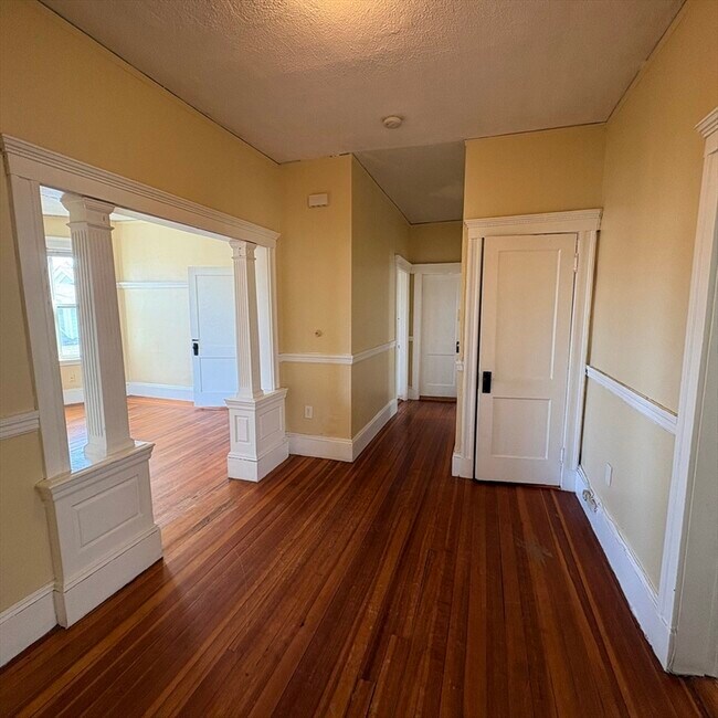 Photo - 46 Armandine St Unit 3