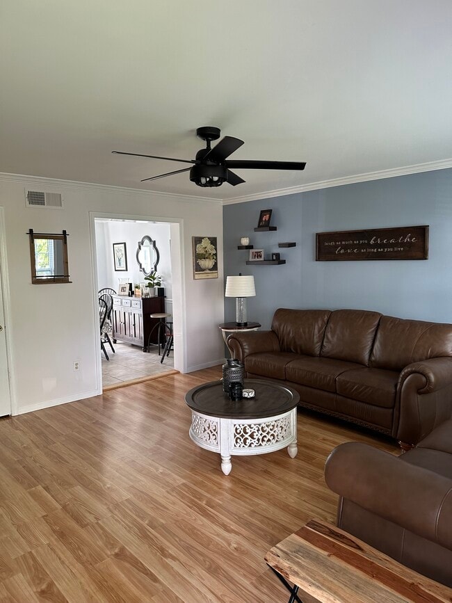 5482 Rinker Cir