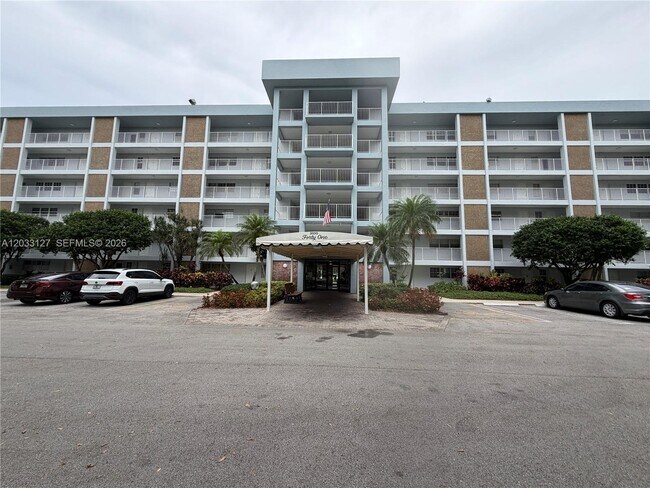 Building Photo - 3100 N Course Ln Unit 208