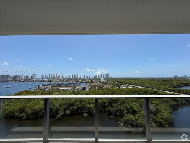 Building Photo - 16385 Biscayne Blvd Unit 1720 Rental