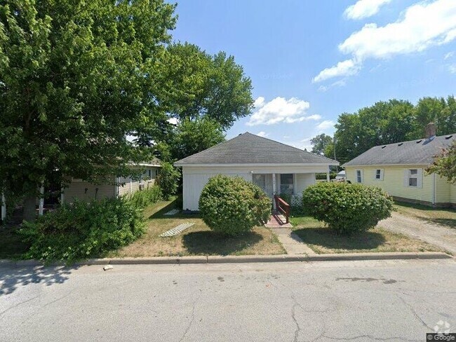 Building Photo - 2150 N Webster St Rental