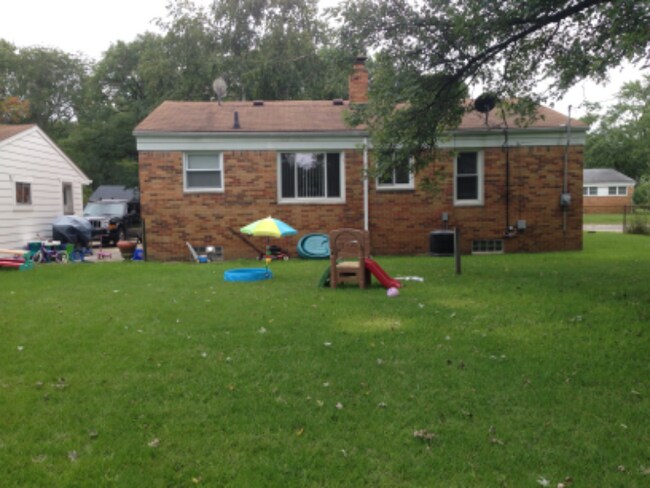 Photo - 4870 Ross Dr