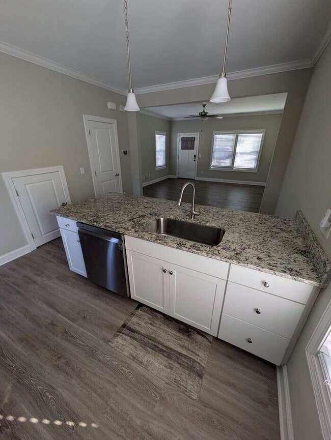 Photo - Charming Single Family 3BD/1.5BA Home in Hickory!