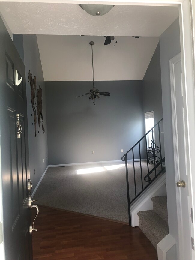 Photo - 108 Suffolk Cir
