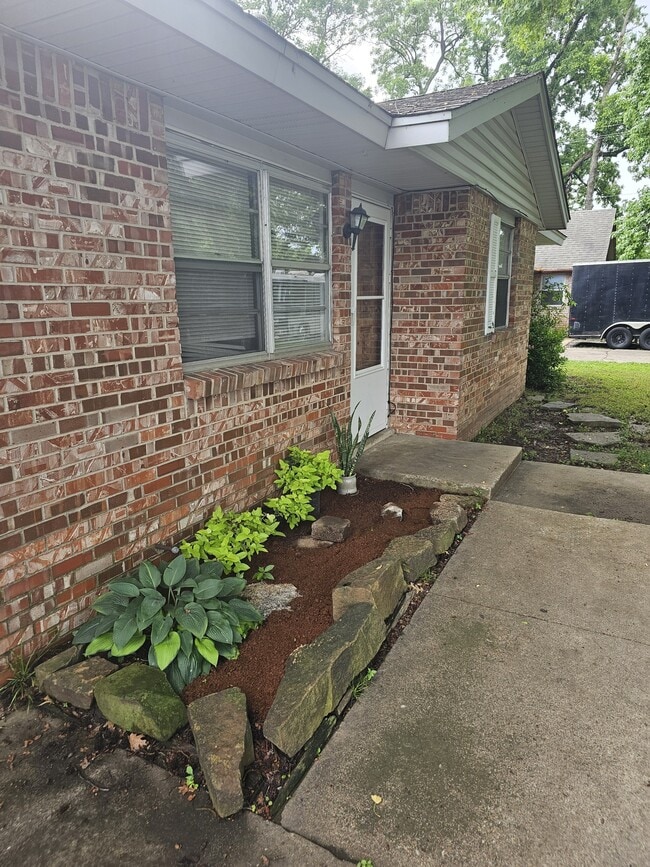 Photo - 409 S 190th E Ave