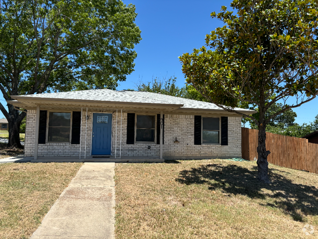 Building Photo - 901 Marilyn Dr Rental