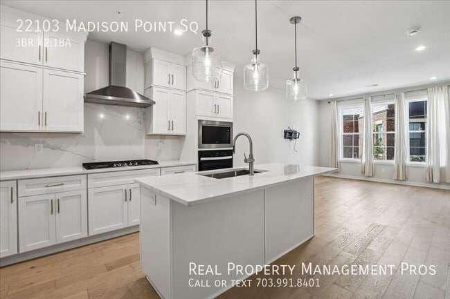Photo - 22103 Madison Pt Sq