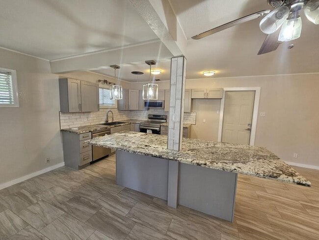 Photo - 2502 E Poplar Ave