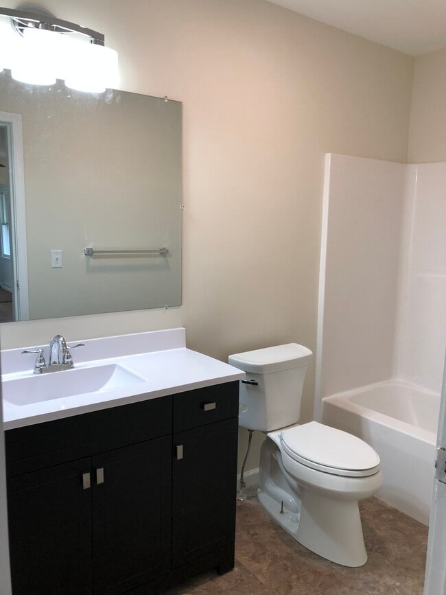 Photo - 152 N 37th St