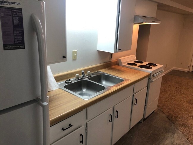 Photo - 314 W 16th St Unidad #2