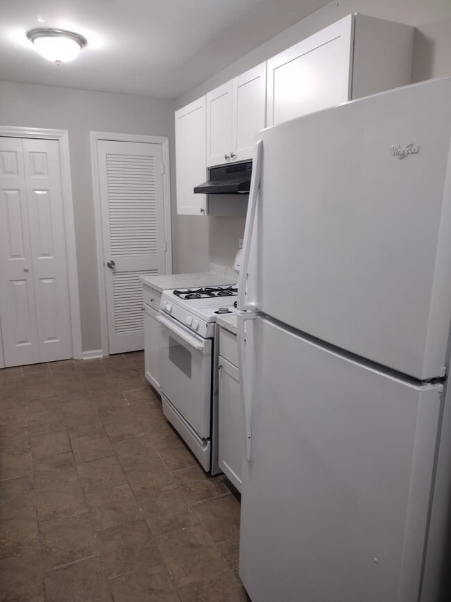 Photo - 275 Juliet Ln SW