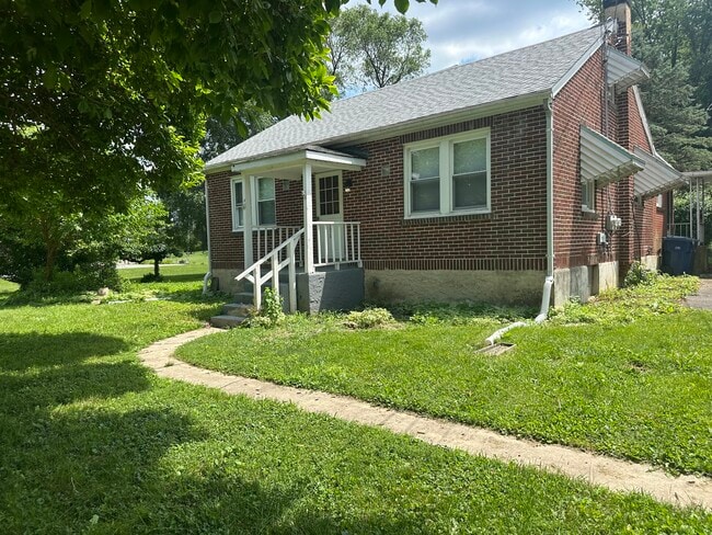 Photo - 5028 Grammes Rd House