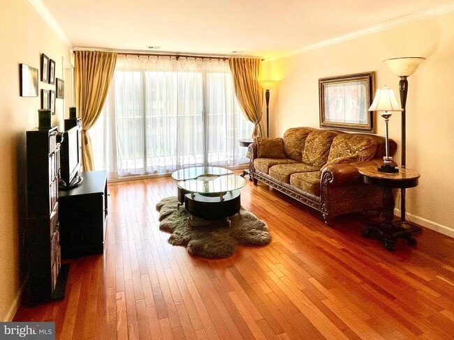 Building Photo - 2817 Jermantown Rd Unit 307 Rental