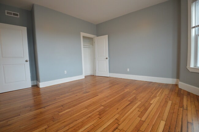 Photo - 301 Hancock St Unit 2