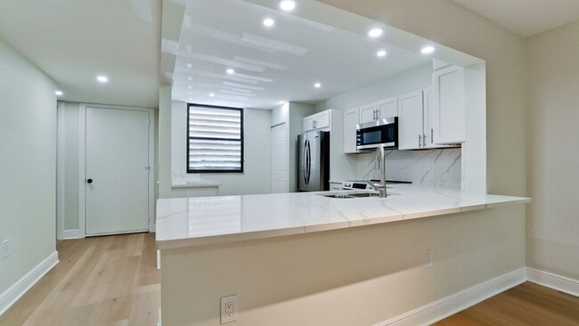 Photo - 542 Lakeside Dr