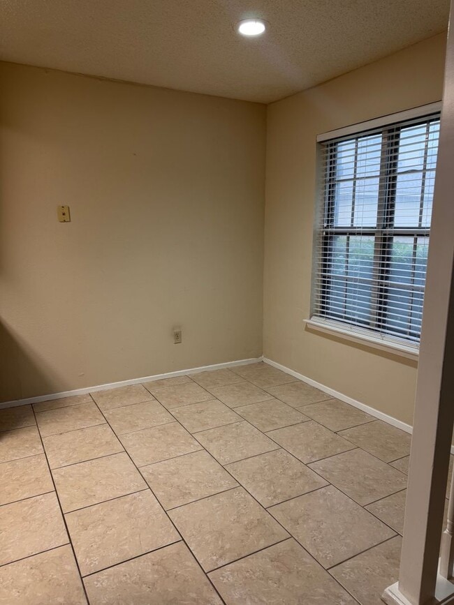 Photo - Centrally Located 1 Bedroom Unit