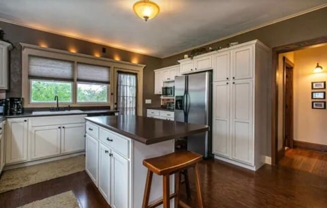 Photo - 1749 Clarke Dr