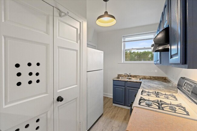 4055 N Spaulding Ave Unit 3