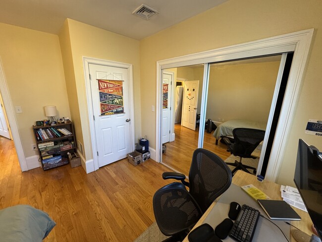 Photo - 208 Holland St Apartment Unit 2
