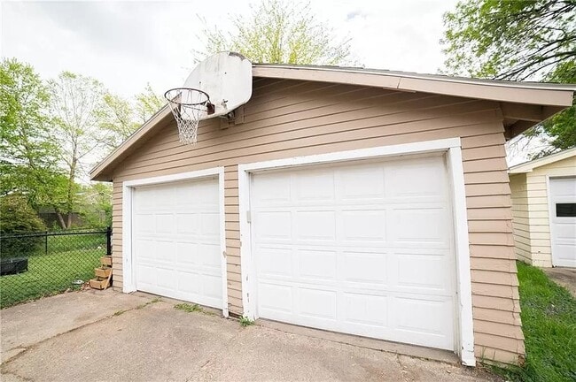 Photo - 2761 Skeies Dr