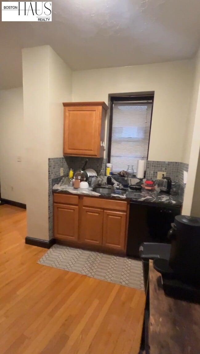 Photo - 185 Park St Unit 5