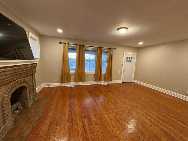 Photo - 1637 McLaran Ave Unidad 1st Floor