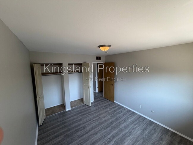 4996 Oleatha Ave Unit 2c