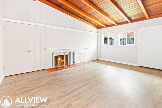 Photo - 311 Avenida Santa Barbara Unit B