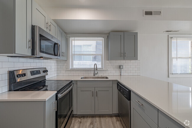 1BR, 1BA - 400SF - Kitchen
