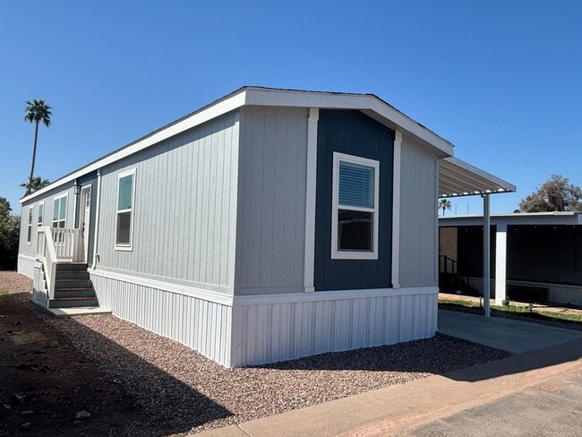 Photo - 2060 N Center St