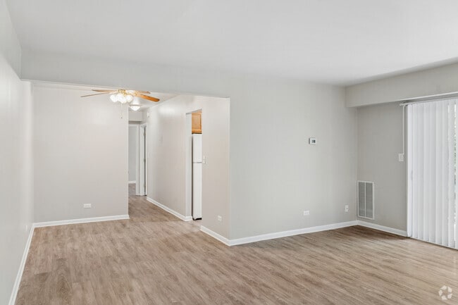 2BR, 1BA - 925SF - Dining Room