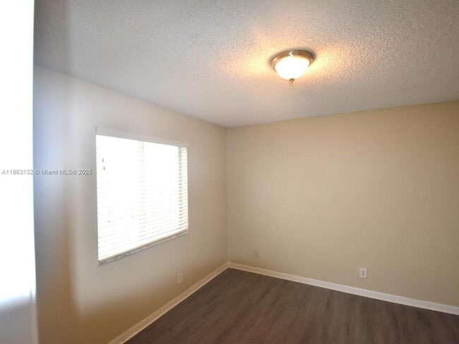 Photo - 567 Talavera Rd