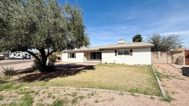 Photo - 3919 N 85th St