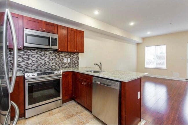 Photo - 1641 W Stiles St Apartments Unit 1