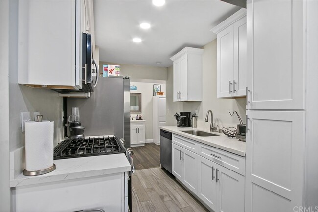 Building Photo - 1350 W Lambert Rd Unit 119 Rental