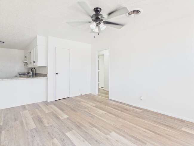 Photo - Cute 2 bed 1 bath you don't want to miss!