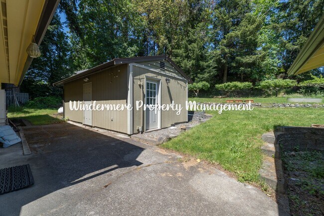 Photo - Charming, Vintage vibe 3 bed in Kingston