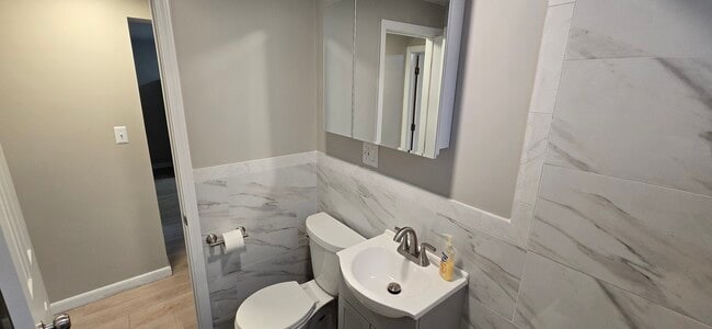 Photo - 895 Warrenville Rd Unit 2