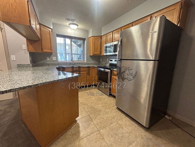 Building Photo - 370 W 4900 S Unit 8
