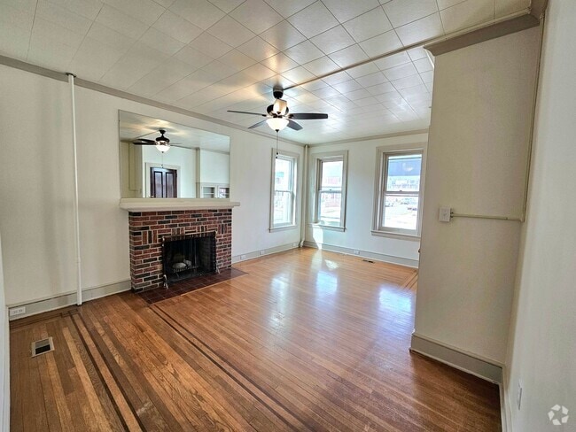 Building Photo - 750 Madison Ave Unit 750 Madison Ave - 1st floor Rental