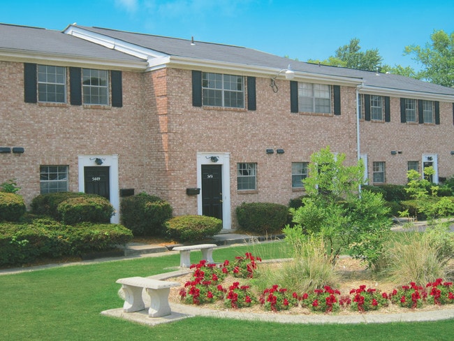 Worthington Terrace - Worthington Terrace Apartments