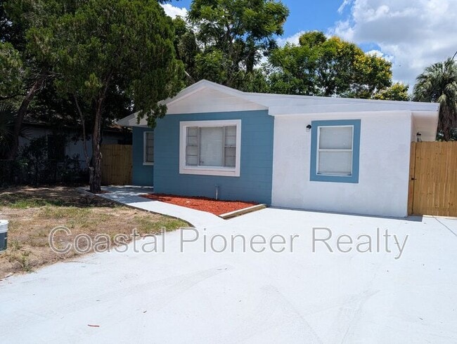 Photo - 3721 N Whittier St