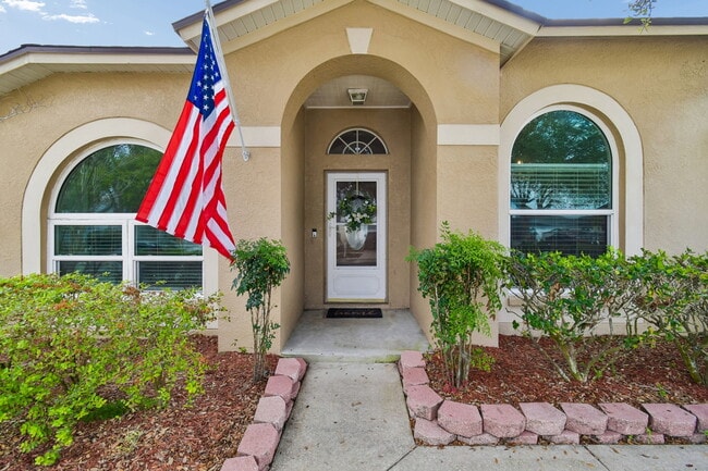 Photo - Tuscanny Street