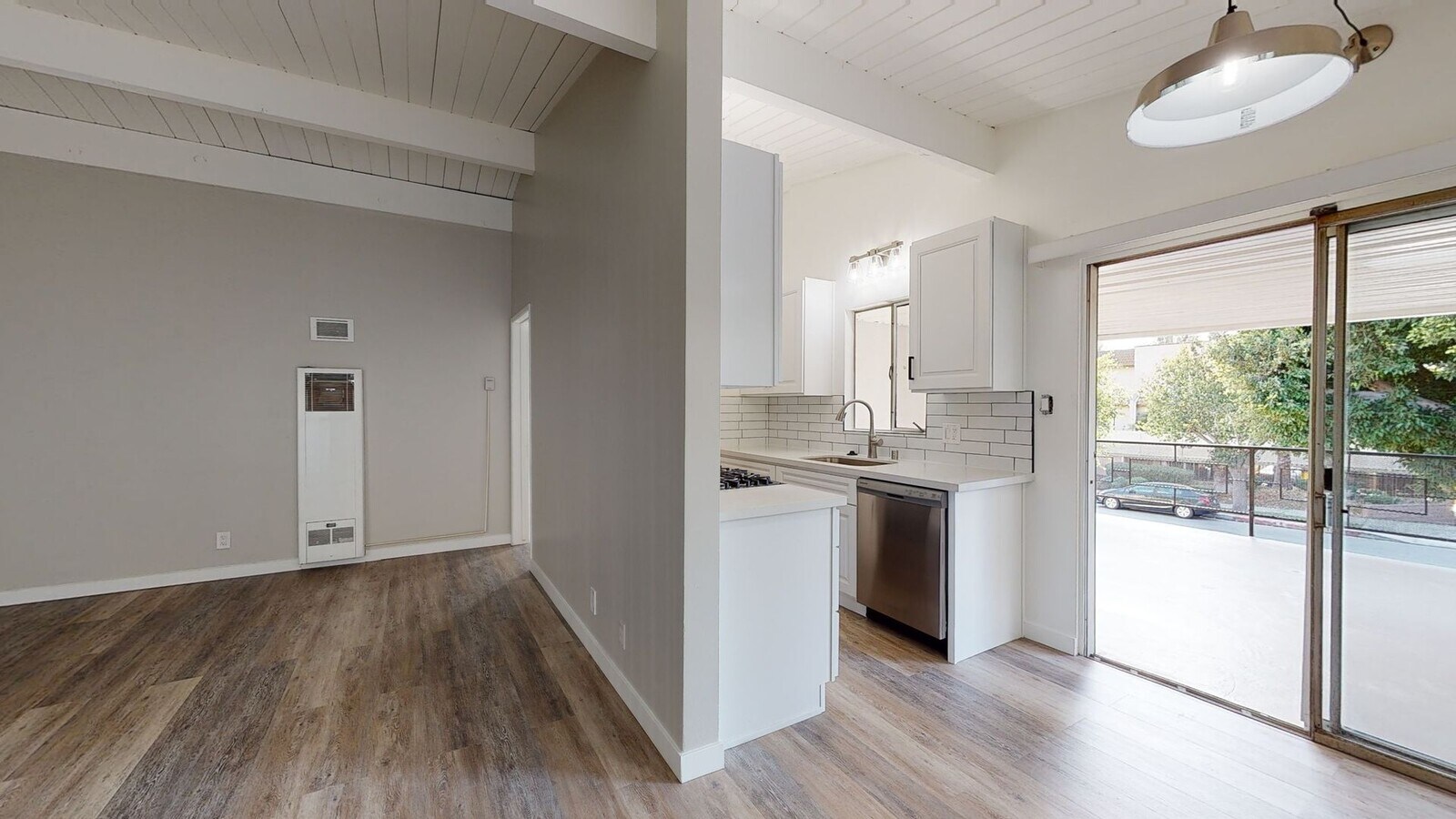 Photo - 4350 McLaughlin Ave